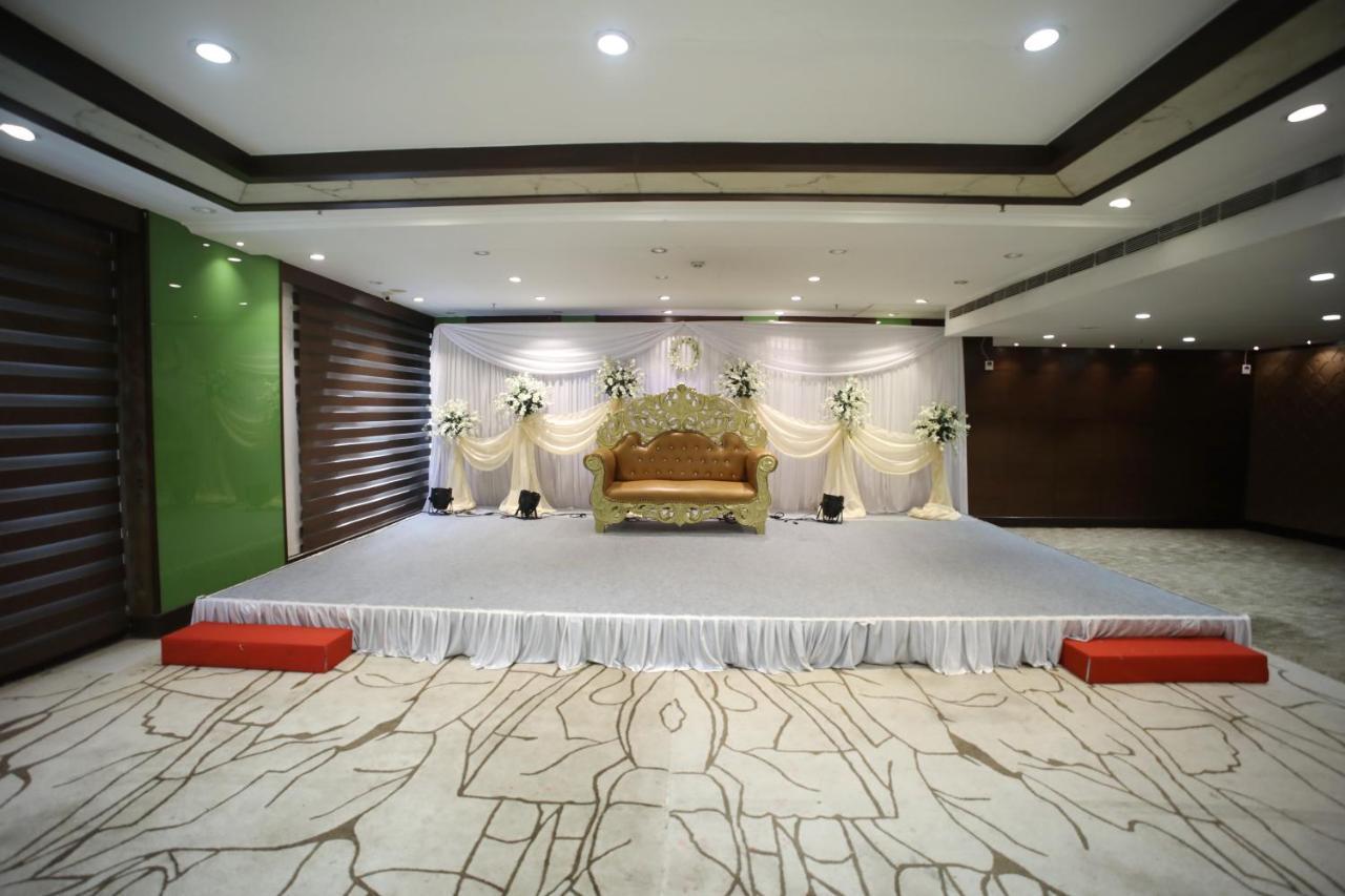 The Byke Suraj Plaza Pure Veg, Thane Exterior photo