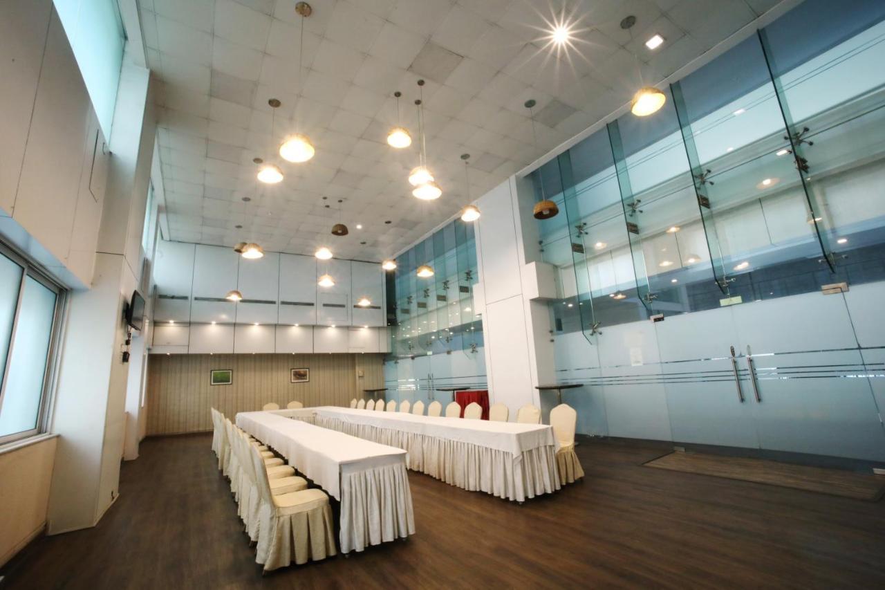 The Byke Suraj Plaza Pure Veg, Thane Exterior photo