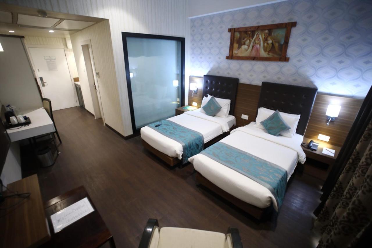 The Byke Suraj Plaza Pure Veg, Thane Exterior photo