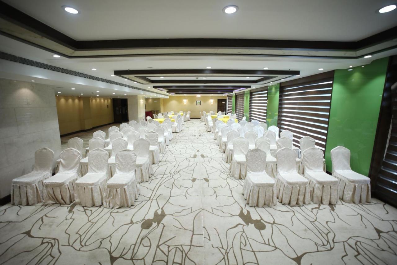 The Byke Suraj Plaza Pure Veg, Thane Exterior photo
