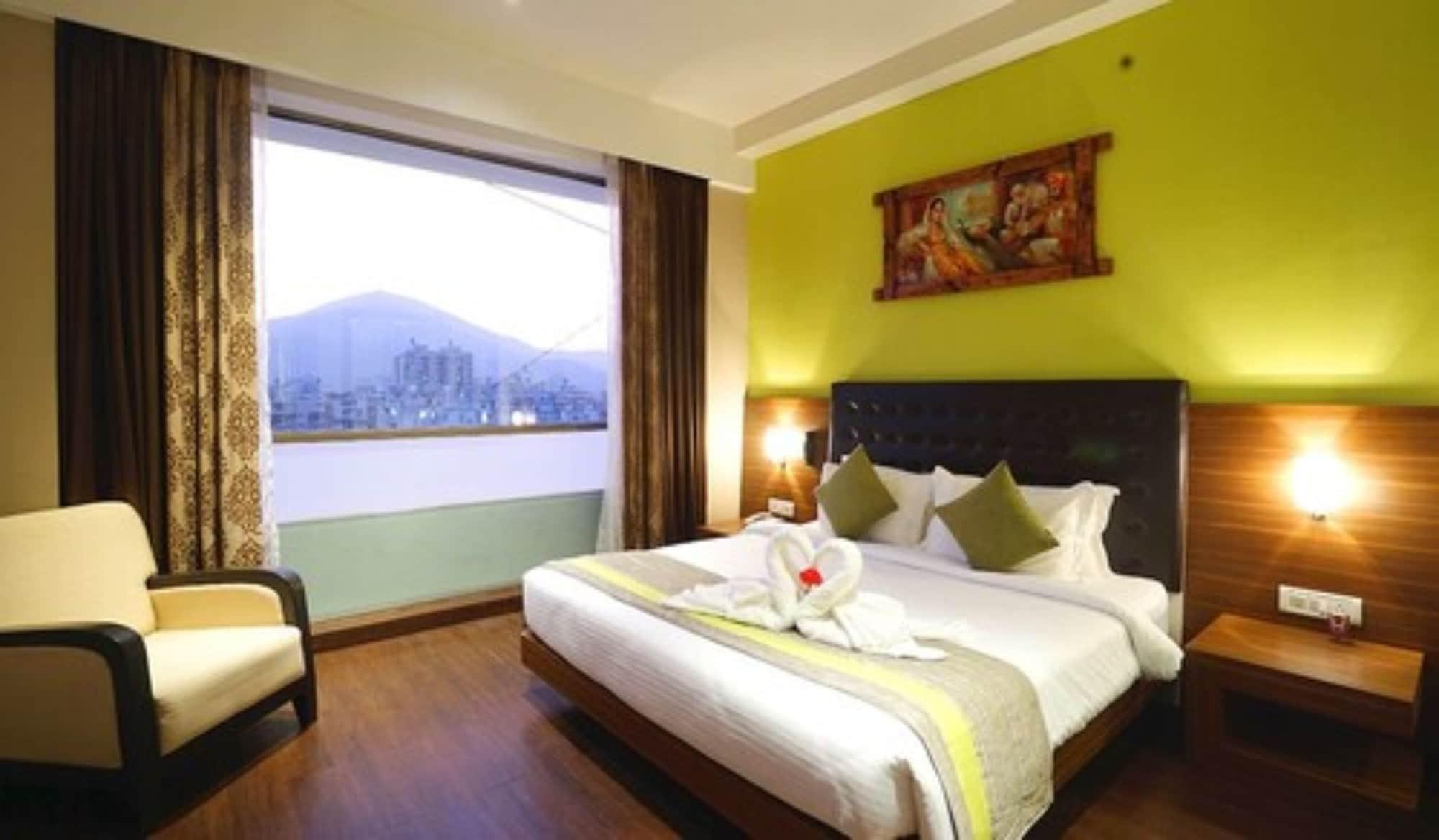 The Byke Suraj Plaza Pure Veg, Thane Exterior photo