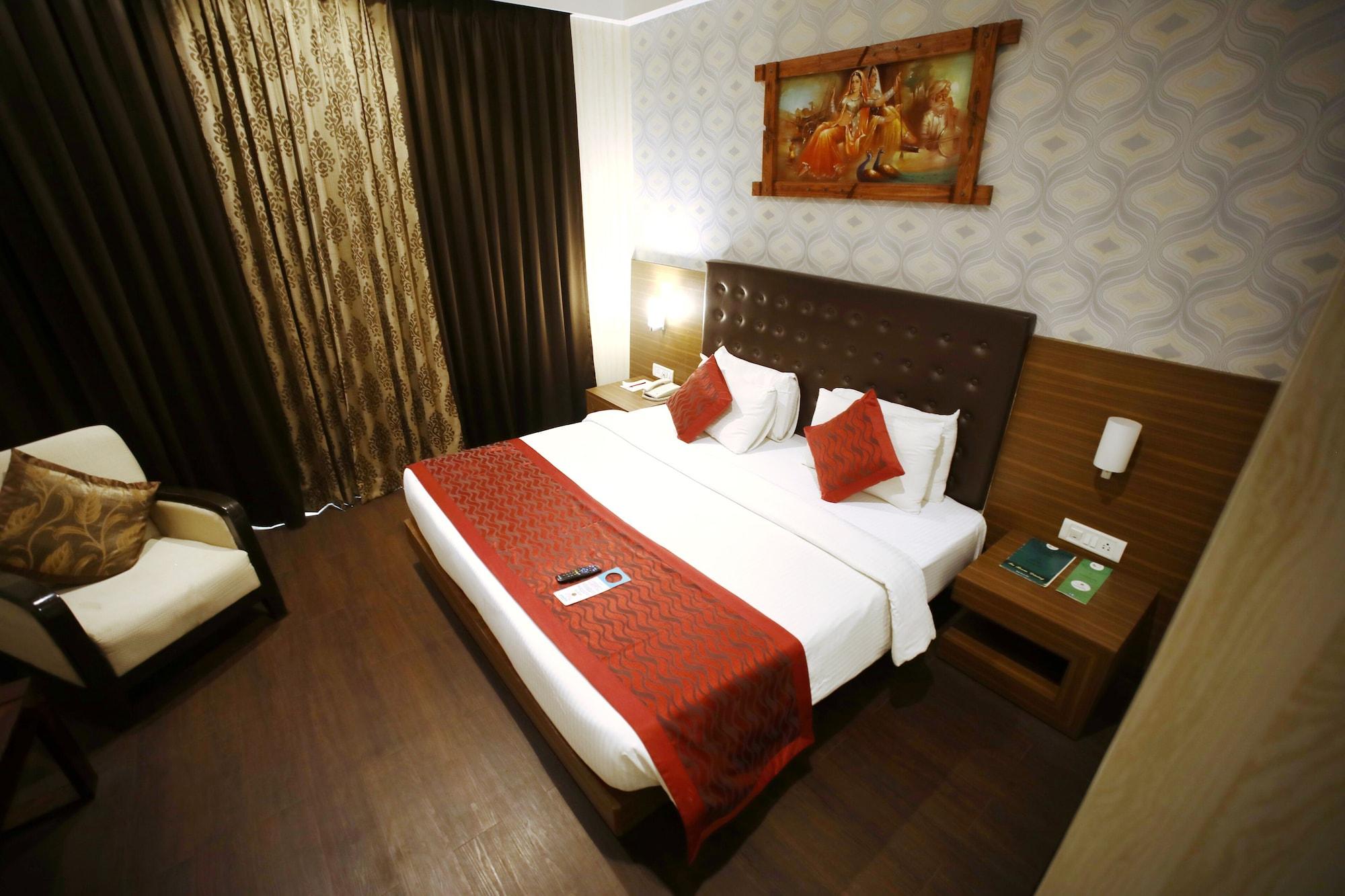 The Byke Suraj Plaza Pure Veg, Thane Exterior photo