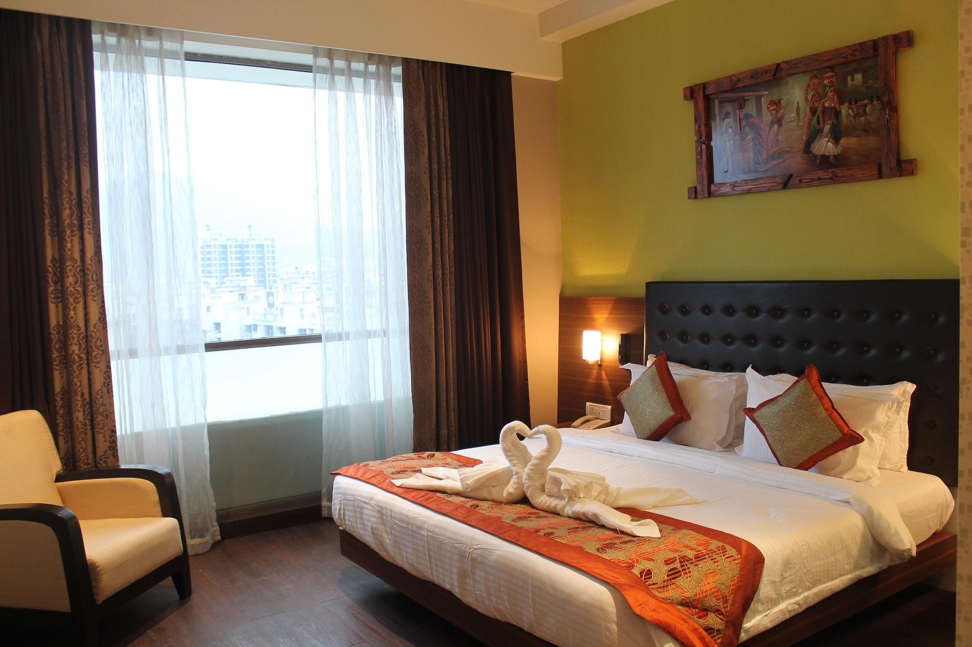 The Byke Suraj Plaza Pure Veg, Thane Exterior photo
