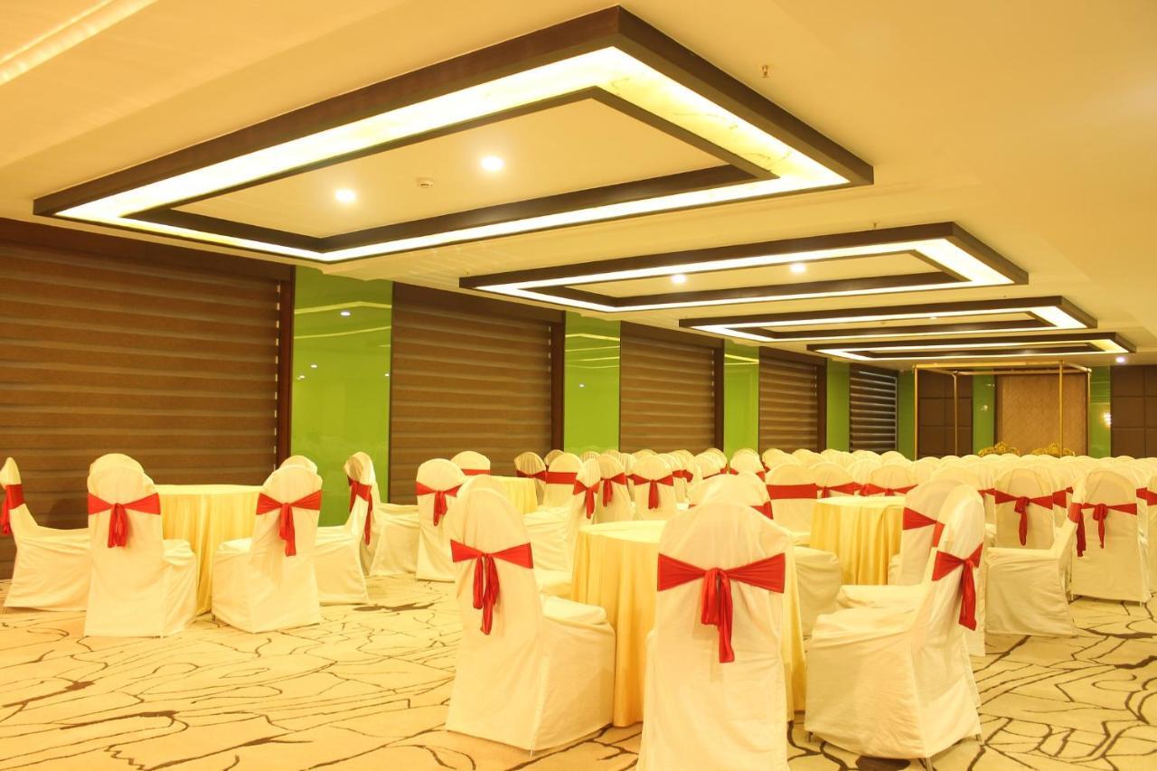 The Byke Suraj Plaza Pure Veg, Thane Exterior photo